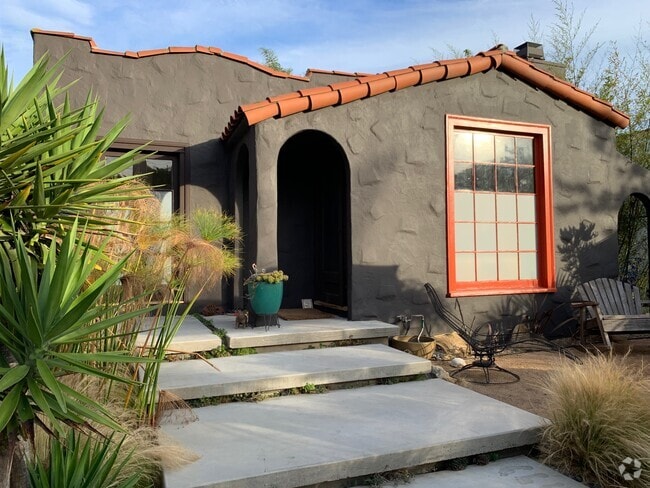 Building Photo - 874 Commonwealth Ave Rental