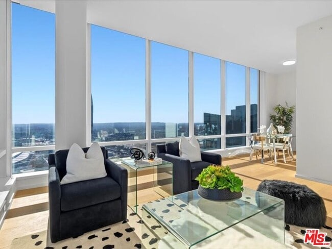 Photo - 877 Francisco St Unit 4209