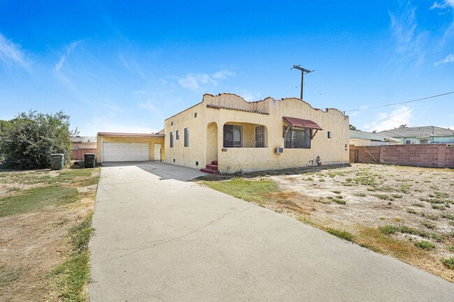 Photo - Beautiful SFR 3 BD| 2 Bath