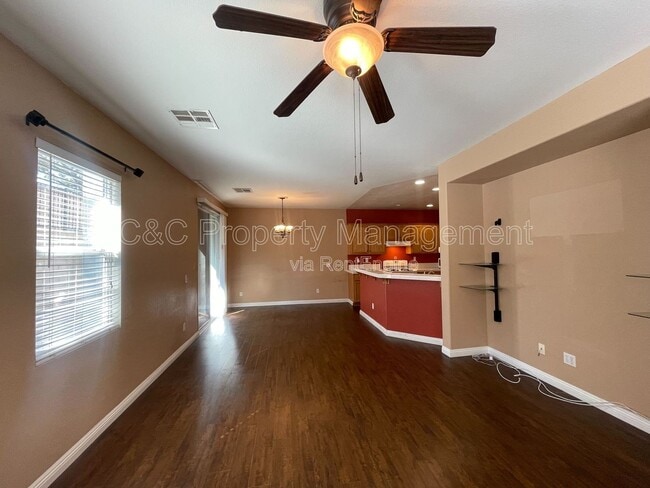 Photo - 425 S Meadowbrook Dr