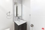 Photo - 756 N Ridgewood Pl Condo