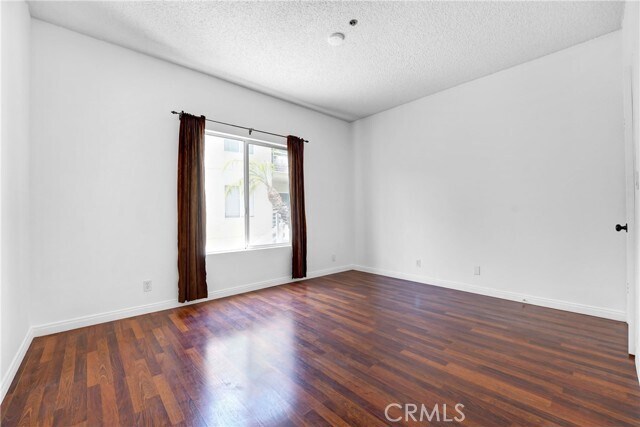 Photo - 2905 Montrose Ave Unit 416