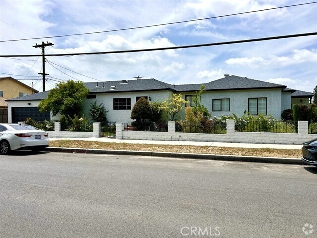 Building Photo - 13570 Rayen St Rental