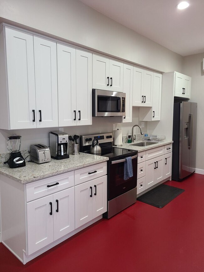 Photo - 2 bed 1 bath "fully furnished" monthly ADU...