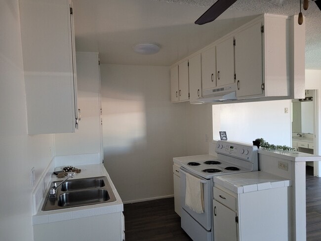 Photo - 8135 Langdon Ave Unit 11