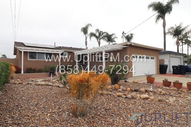 Spacious 3-Bed 2-Bath Home with Pool - Spacious 3-Bed 2-Bath Home with Pool
