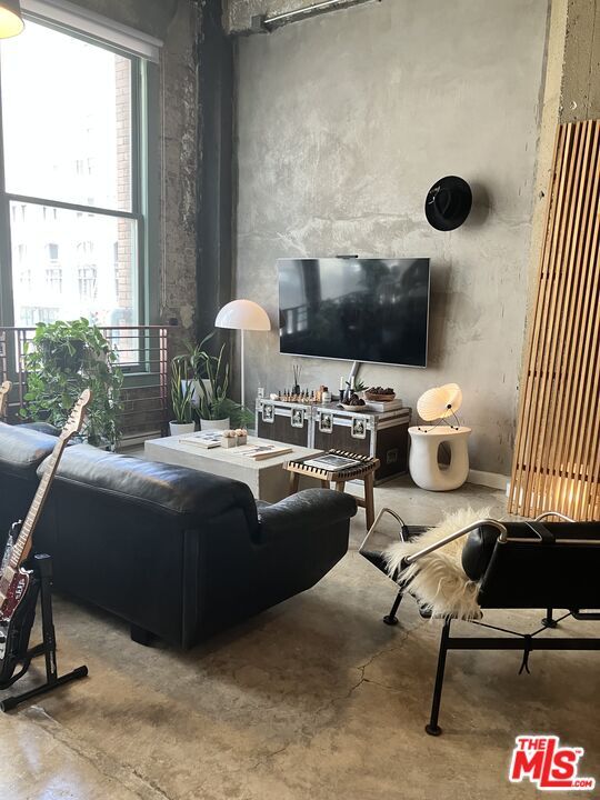 Building Photo - 711 S Olive St Unit 511