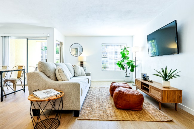 Photo - 1855 Diamond St