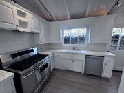 Photo - Single Story Cottage on Lido Isle! House