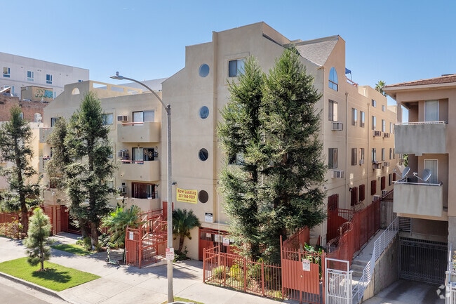 Photo - Fedora Apartments