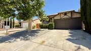 Photo - 2711 Nandina Dr House