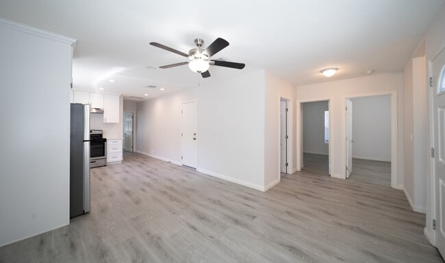 Photo - 120 E Shady Grove Dr House