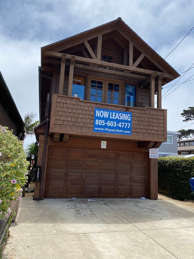 Building Photo - 6585 Del Playa Dr Unit 1