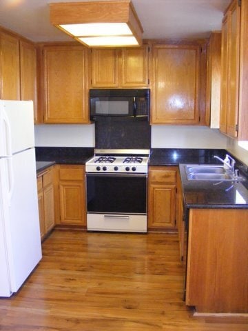 Photo - 12251 Moorpark St