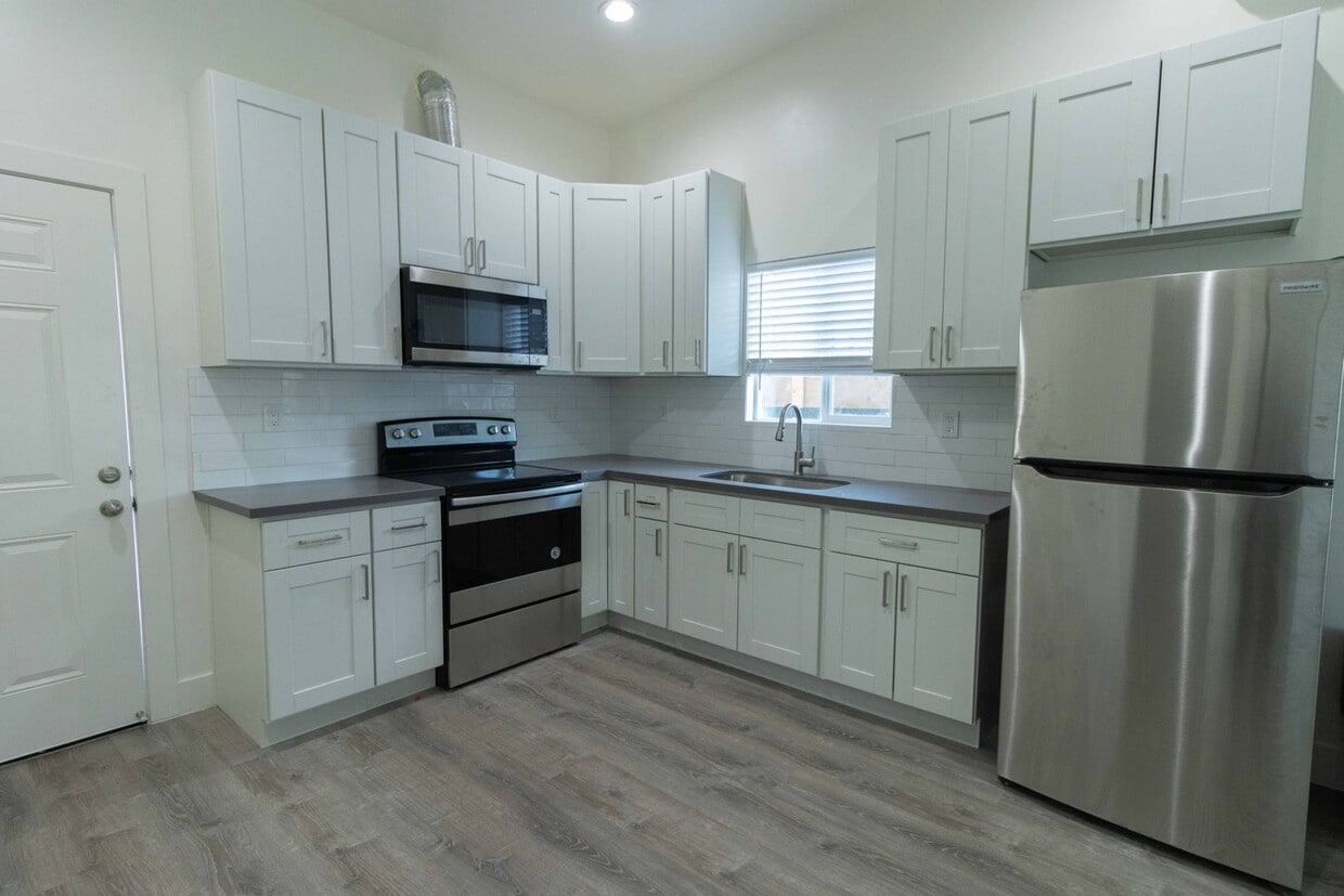 Floor Plan - ADUs 901 & 902
