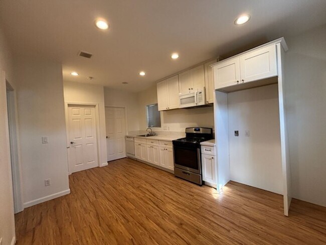 Photo - 375 Mayberry Ave Unit 2