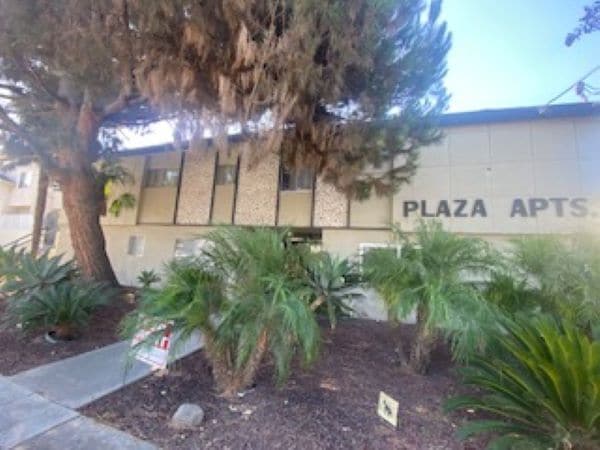 Building Photo - 626 E Chevy Chase Dr Unit 01 Rental
