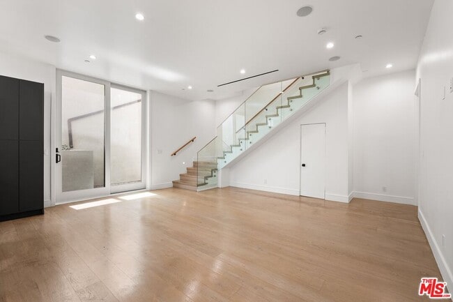 Photo - 730 Indiana Ave