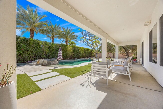 Photo - 49392 Hohokam River St