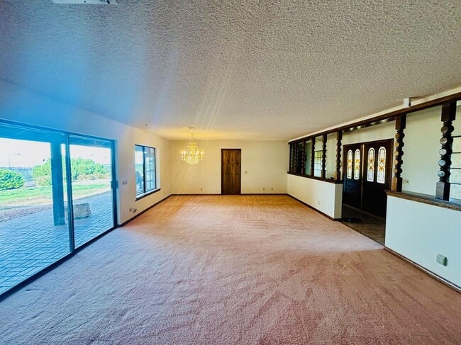 Photo - 527 Westlake Dr