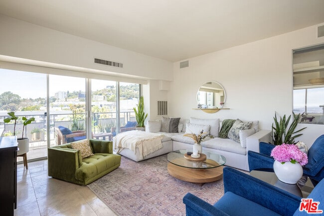 Building Photo - 1155 N La Cienega Blvd Unit 905