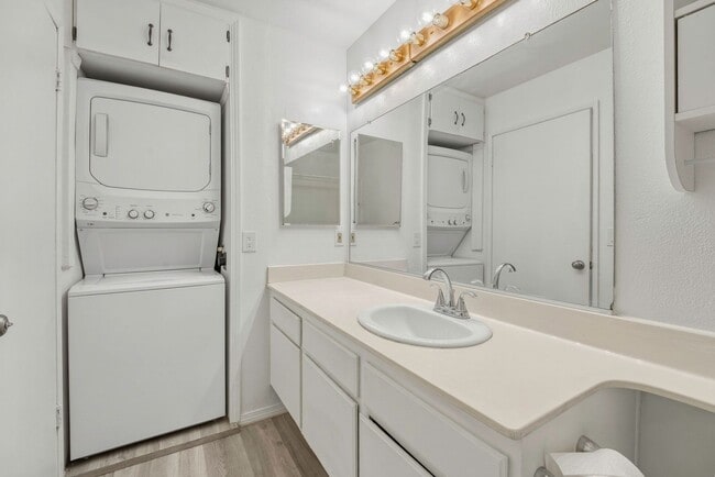 Photo - FALL IN LOVE with Highland Park Living! Unit 309