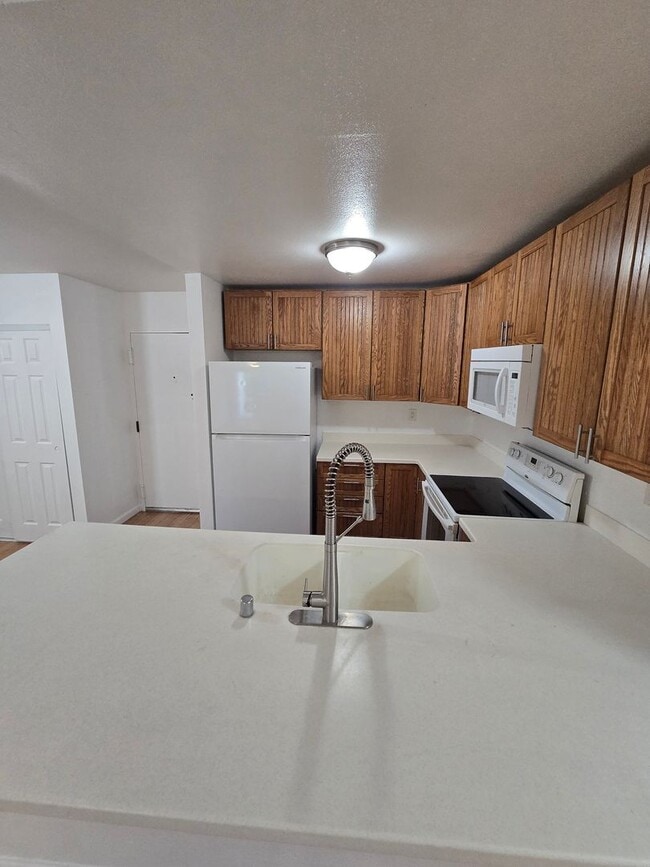Photo - Spacious 1BR Mission Valley Condo - A/C - Private Balcony - 2 Parking Spaces Unit 106