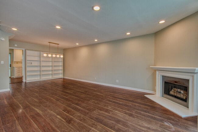 Photo - 14101 Dickens St