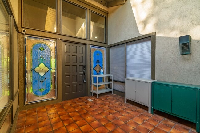 Photo - 5 Solana