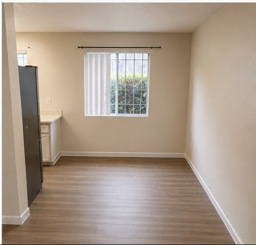 #7 Dining Area - 344-348 S Willie James Jones Ave