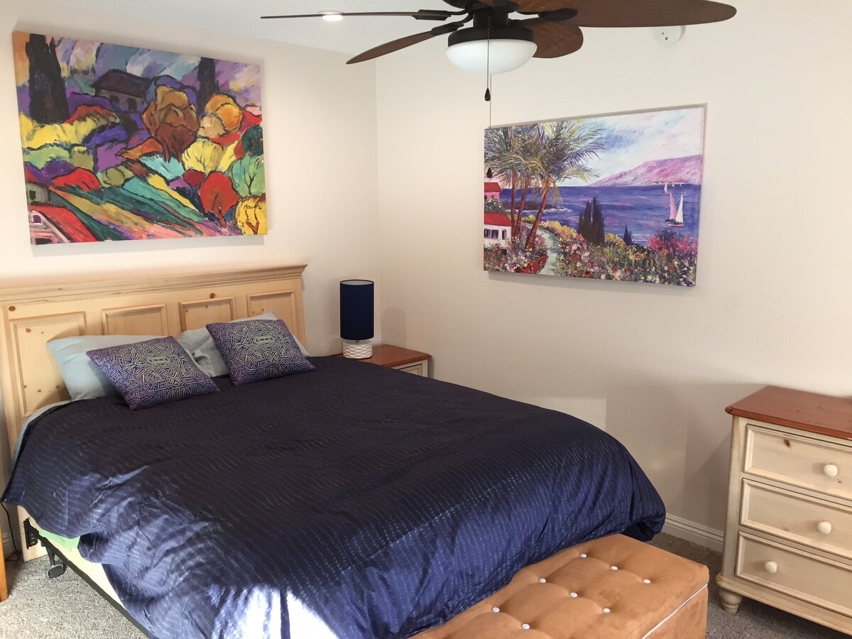 Queen Bed Room - 5667 Lake Lindero Dr House