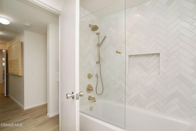 Photo - 17914 Magnolia Blvd Unit 135