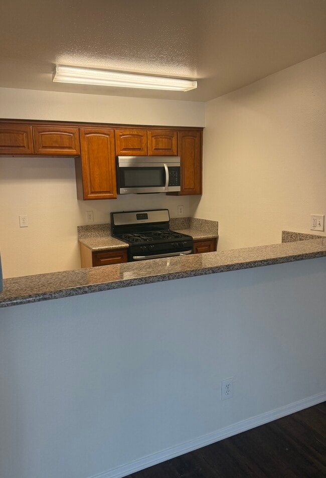 Photo - 1357 Armadale Ave Unit 9