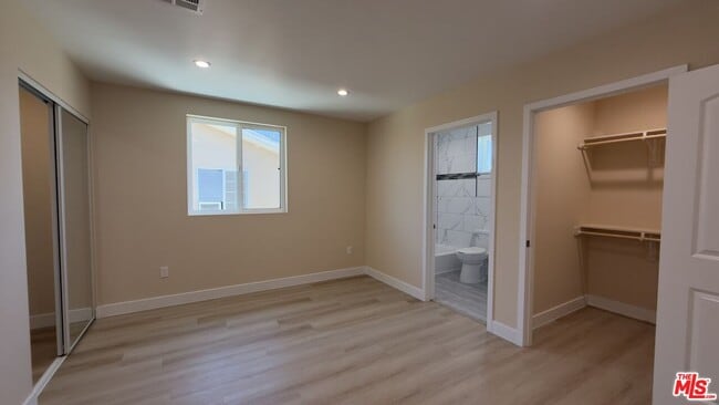 Photo - 9011 Holmes Ave