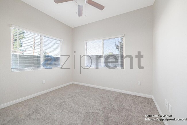 Photo - 490 Graves Ave