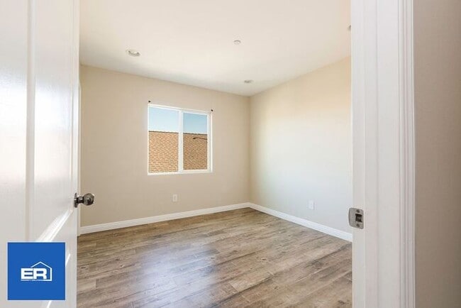 Photo - 3 Bed Home in Los Angeles CA for Rent 90033 Garage Available