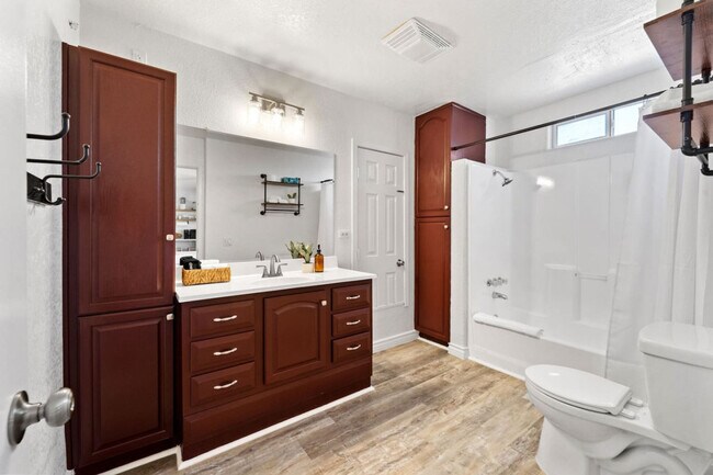 Photo - 5416 Geneva Ave Unit ID1048812P