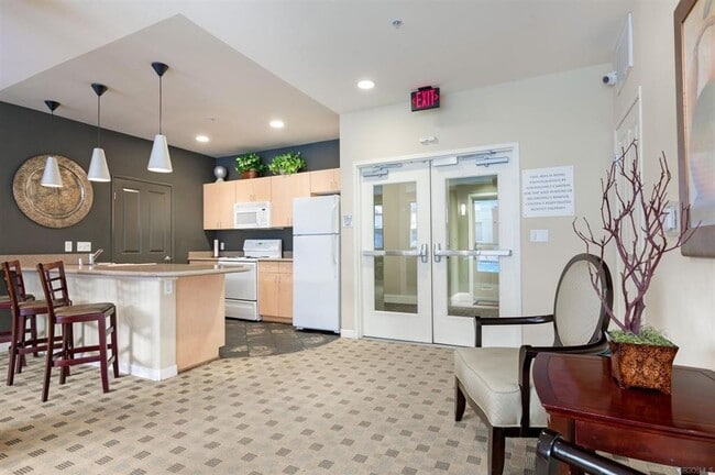 Photo - Beautiful One Bedroom Condo in the " Piazza Palermo." building! Pet considered!!