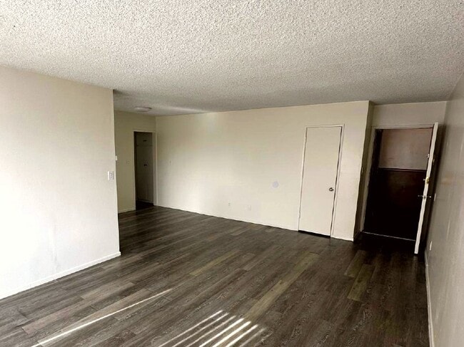 Photo - 915 N Wilton Pl Unit 304