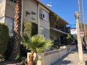 Photo - 2649 N Beachwood Dr Apartments Unit 3