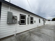 Photo - 323 S Kroeger St