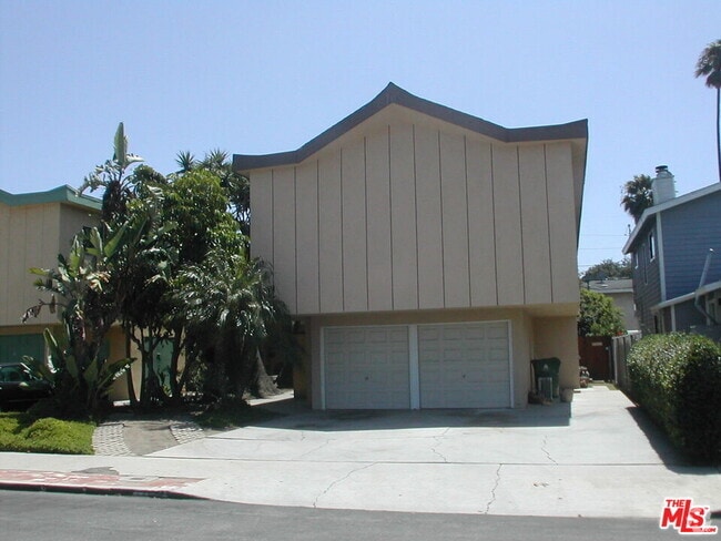 Building Photo - 12492 Gilmore Ave Unit 4 Rental