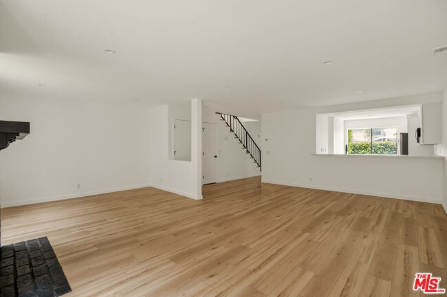 Photo - 2020 Delaware Ave Unit 7