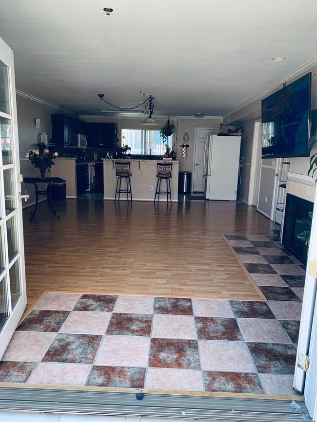 Photo - 4315 W 145th St Unit 03