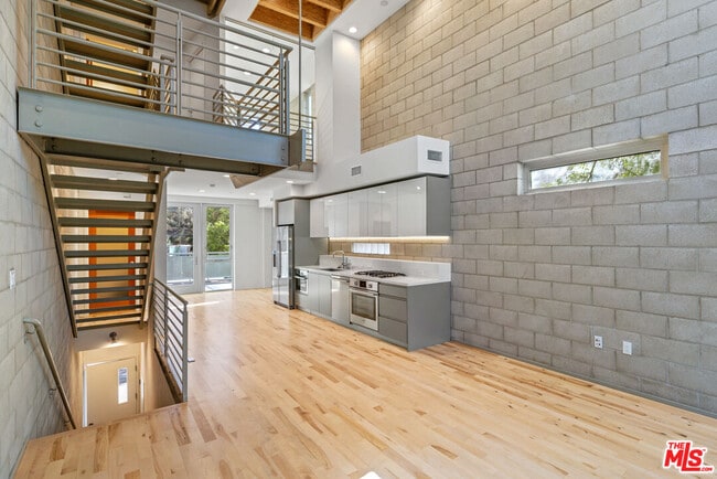 Photo - 3450 Cahuenga Blvd Unit 801