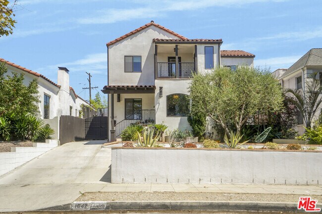 Photo - 1042 S Stanley Ave