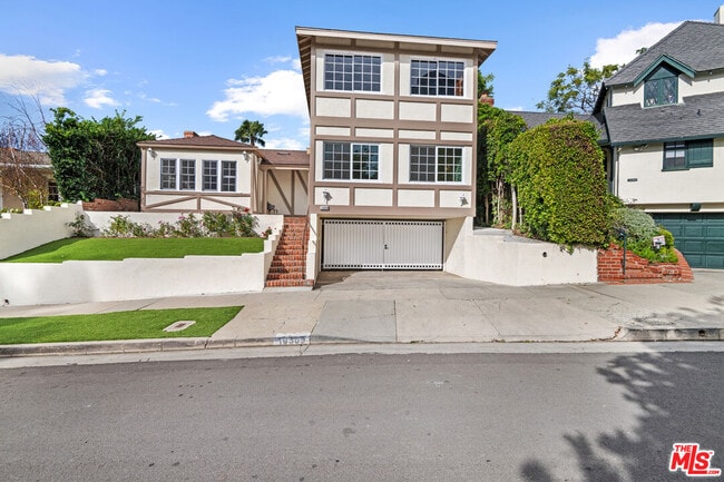 Photo - 10309 La Grange Ave