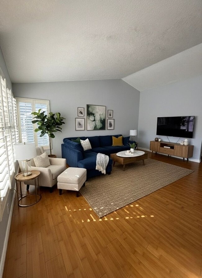 Building Photo - 2 Bedroom 2 bath Condo in Irvine