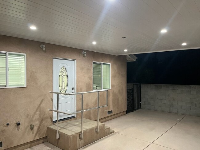 2BR ADU w/dishwasher, in-unit laundry + ou... - 2BR ADU w/dishwasher, in-unit laundry + ou... House