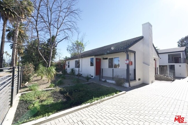 Building Photo - 17610 Sherman Way Rental
